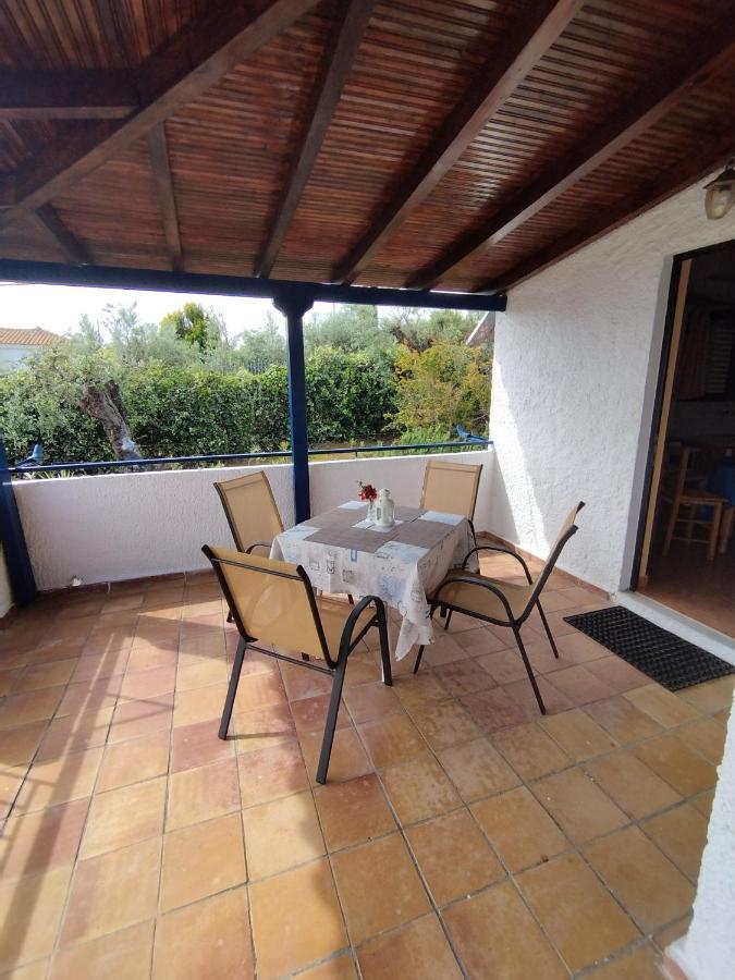 Takis Haikos House Two Minutes Walk To The Beach Peroulia Vounária Exteriör bild