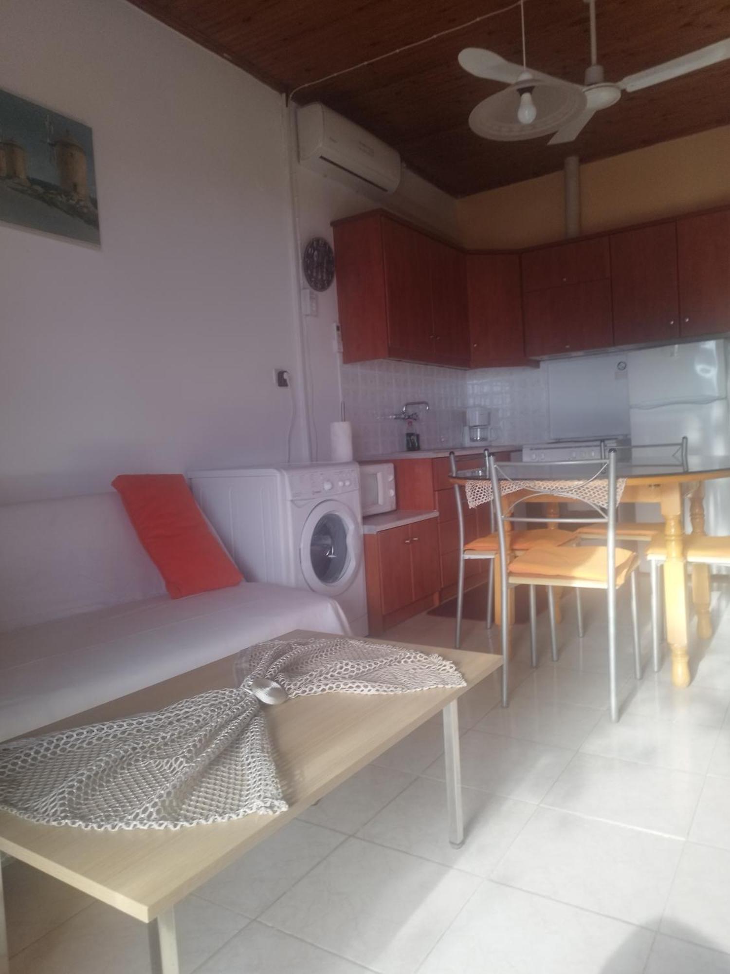 Takis Haikos House Two Minutes Walk To The Beach Peroulia Vounária Exteriör bild