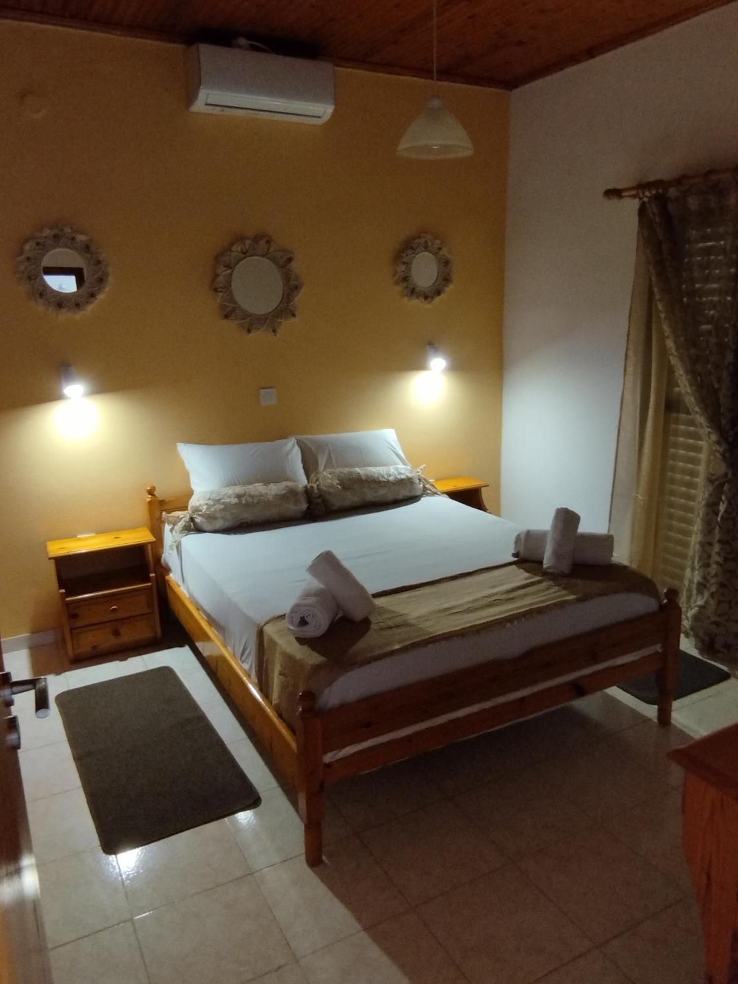 Takis Haikos House Two Minutes Walk To The Beach Peroulia Vounária Exteriör bild