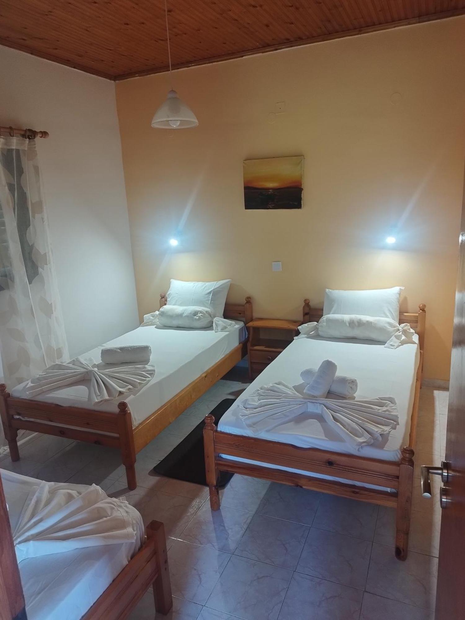 Takis Haikos House Two Minutes Walk To The Beach Peroulia Vounária Exteriör bild
