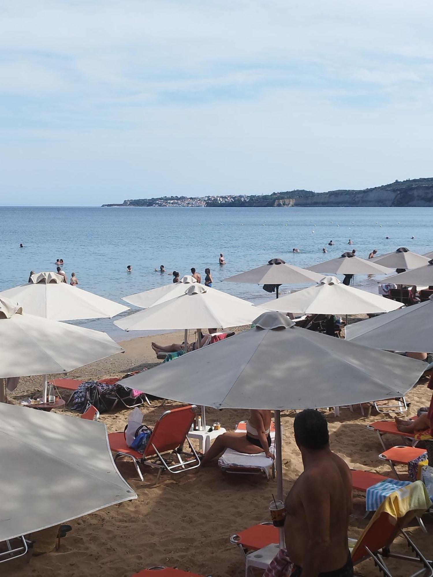 Takis Haikos House Two Minutes Walk To The Beach Peroulia Vounária Exteriör bild